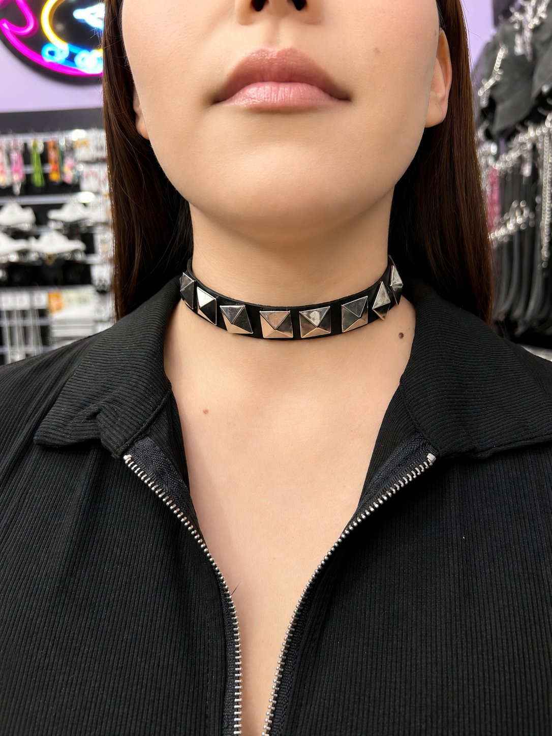 Choker pirámide grande