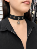 Choker heavy heart