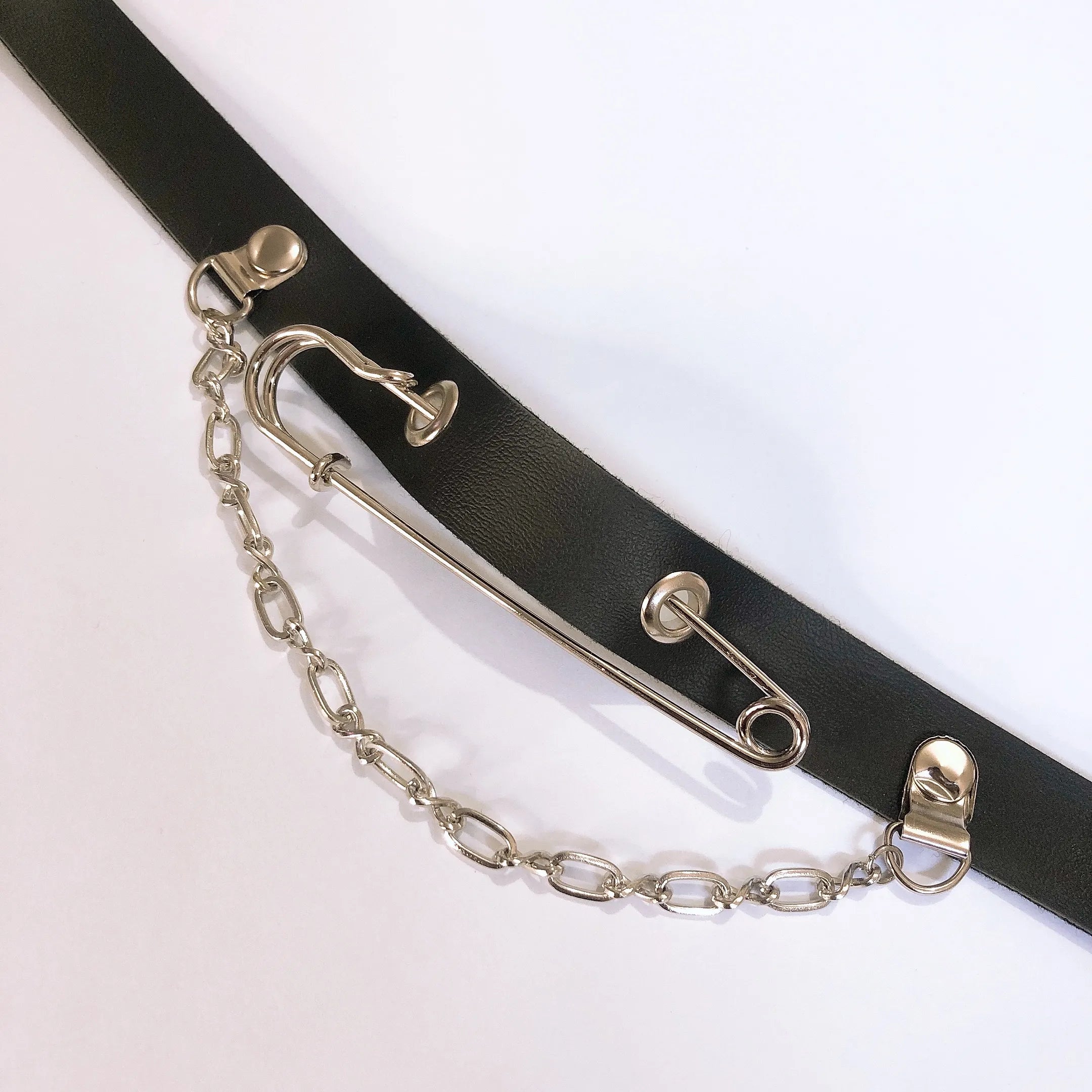 Choker Alfiler
