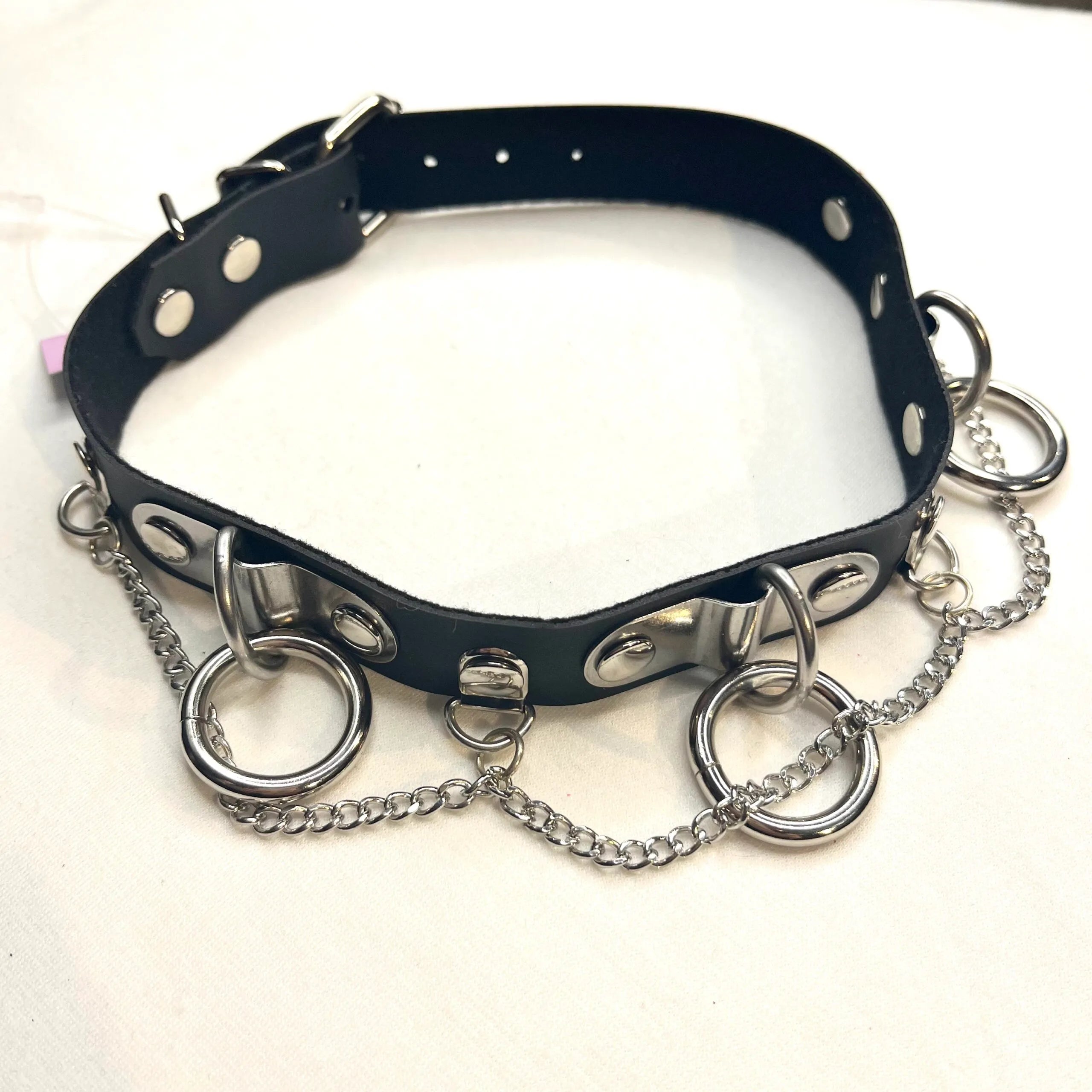 Choker Crossed